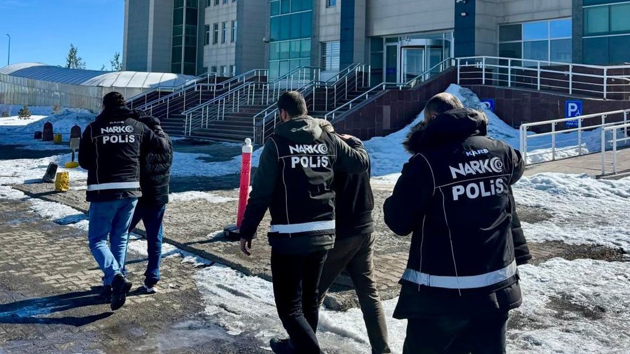 Kars’ta uyuşturucu operasyonu: 3 tutuklama

