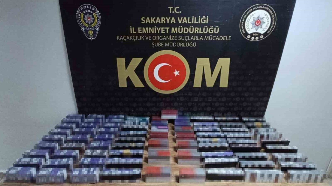İstanbul’dan getirdikleri 16 bin elektronik sigarayla Sakarya’da yakalandılar
