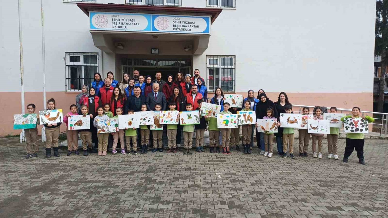 Gönüllü gençler öğrencilerle buluştu
