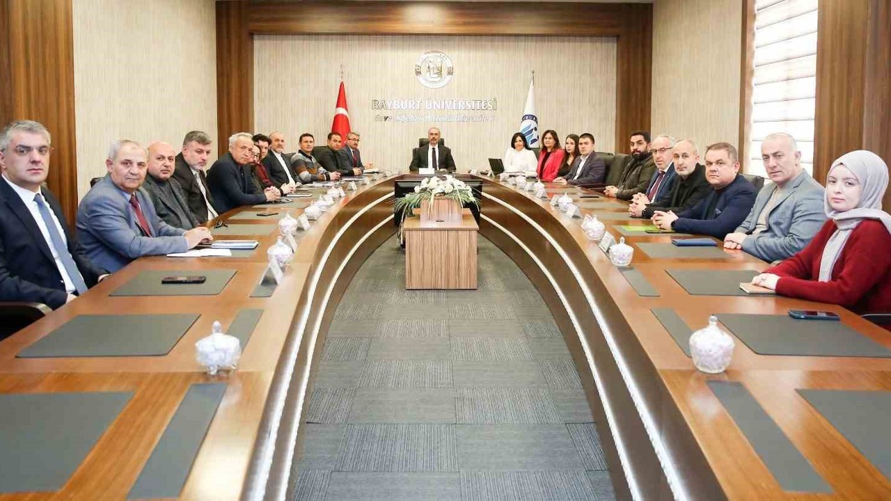 Bayburt Üniversitesi Kalite Komisyonu 2026 yılı ilk toplantısını gerçekleştirdi
