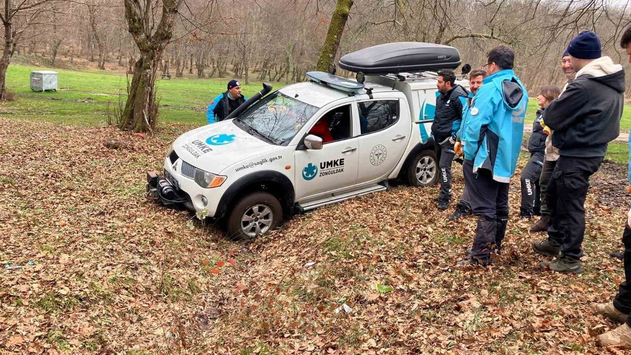 UMKE personellerine zorlu arazi eğitimi
