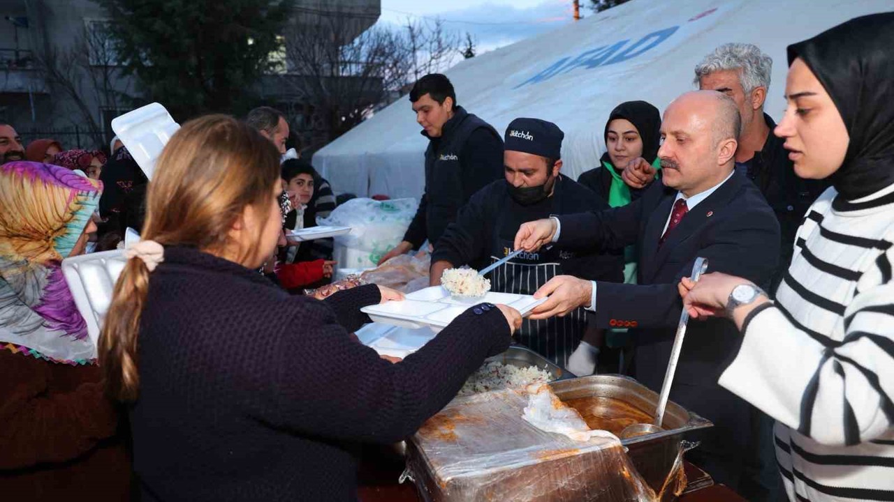 Adıyaman’da ’bereket sofralarda, kardeşlik gönüllerde’ iftar buluşması
