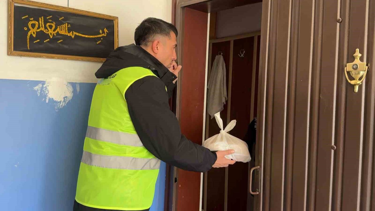 Başkan Özdoğan’dan Hacılar’da Ramazan dayanışması
