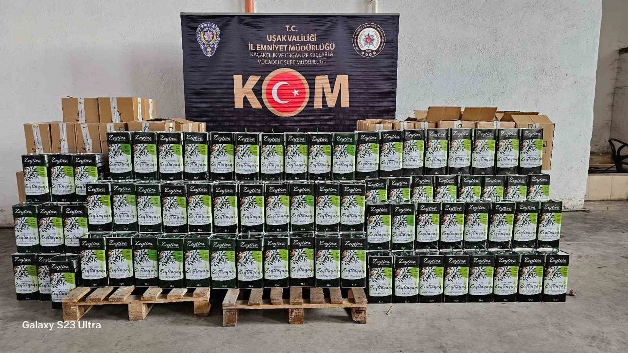 Uşak’ta 382 teneke karışımlı zeytinyağı ele geçirildi
