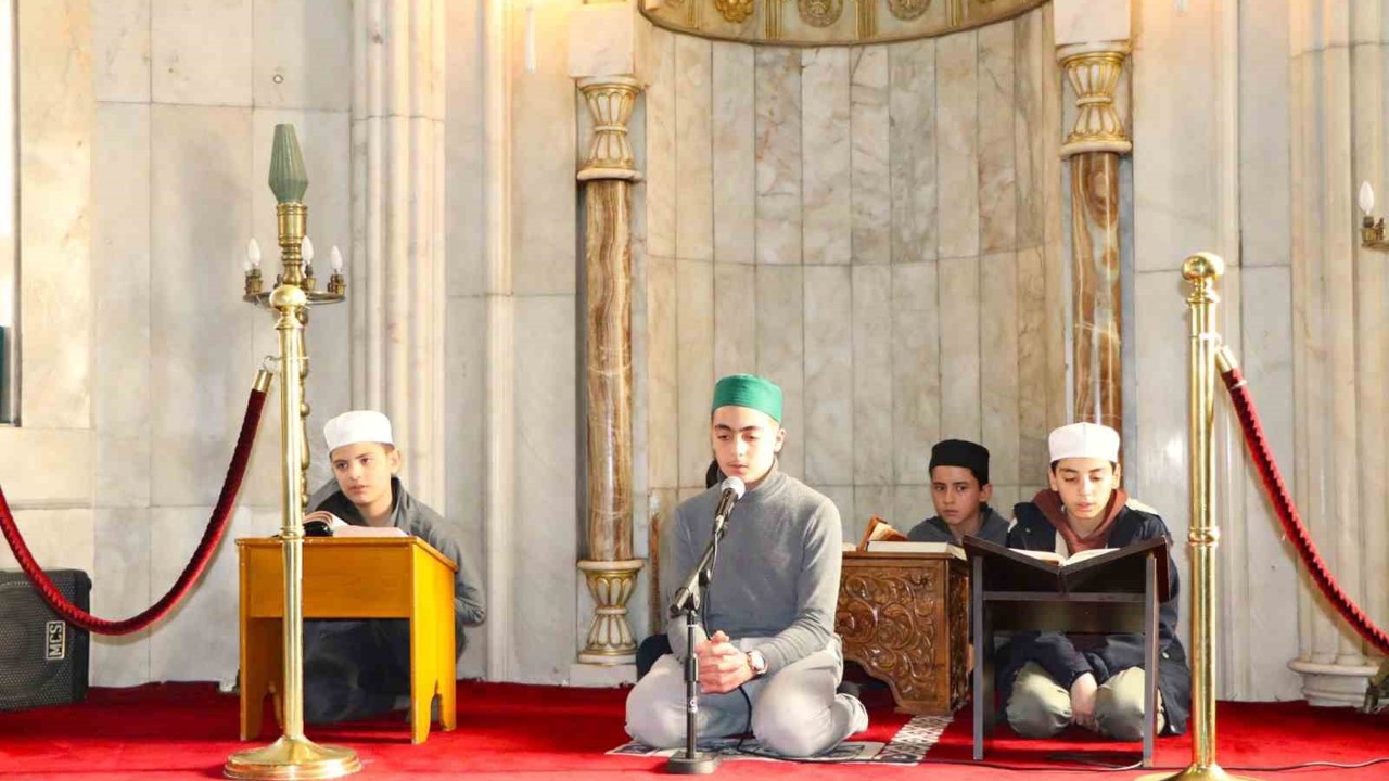 Elazığ’da camilerde mukabele geleneği
