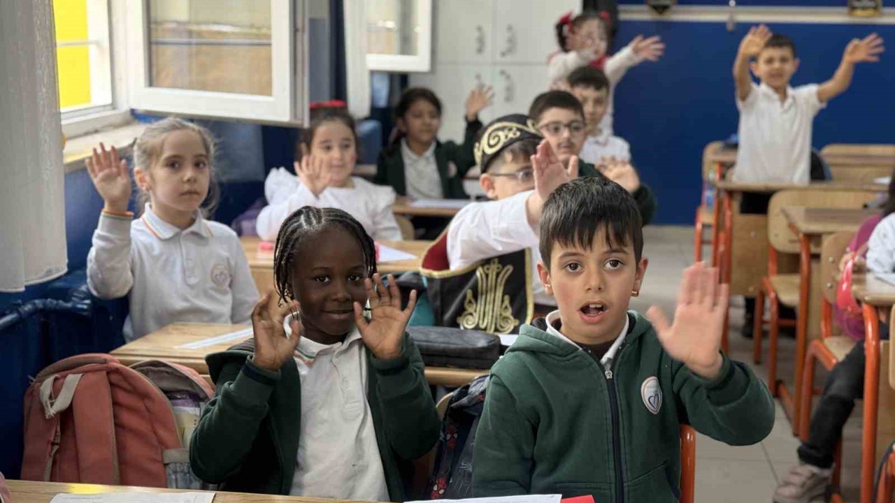 Restore edilen Kağıthane Yaşar Doğu İlkokulu hizmete açıldı
