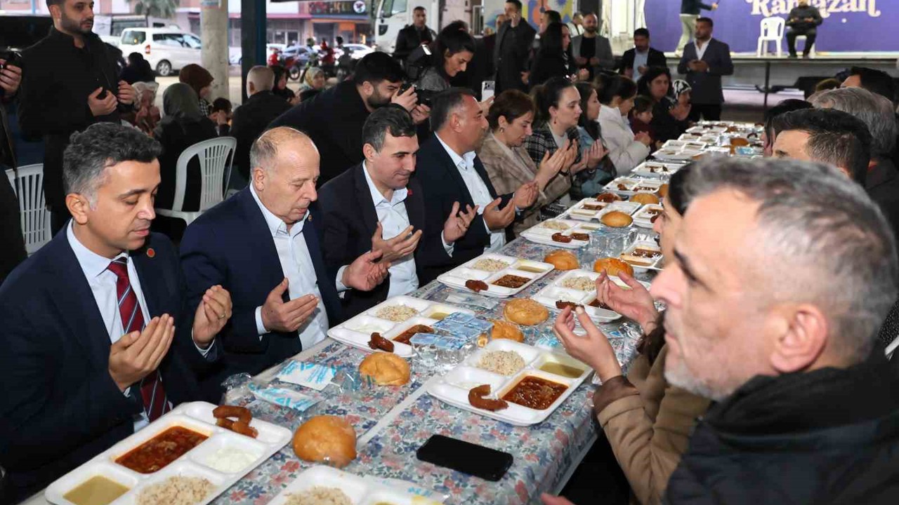 Yüreğir Belediyesi’nden Serinevler’de birlik ve beraberlik iftarı
