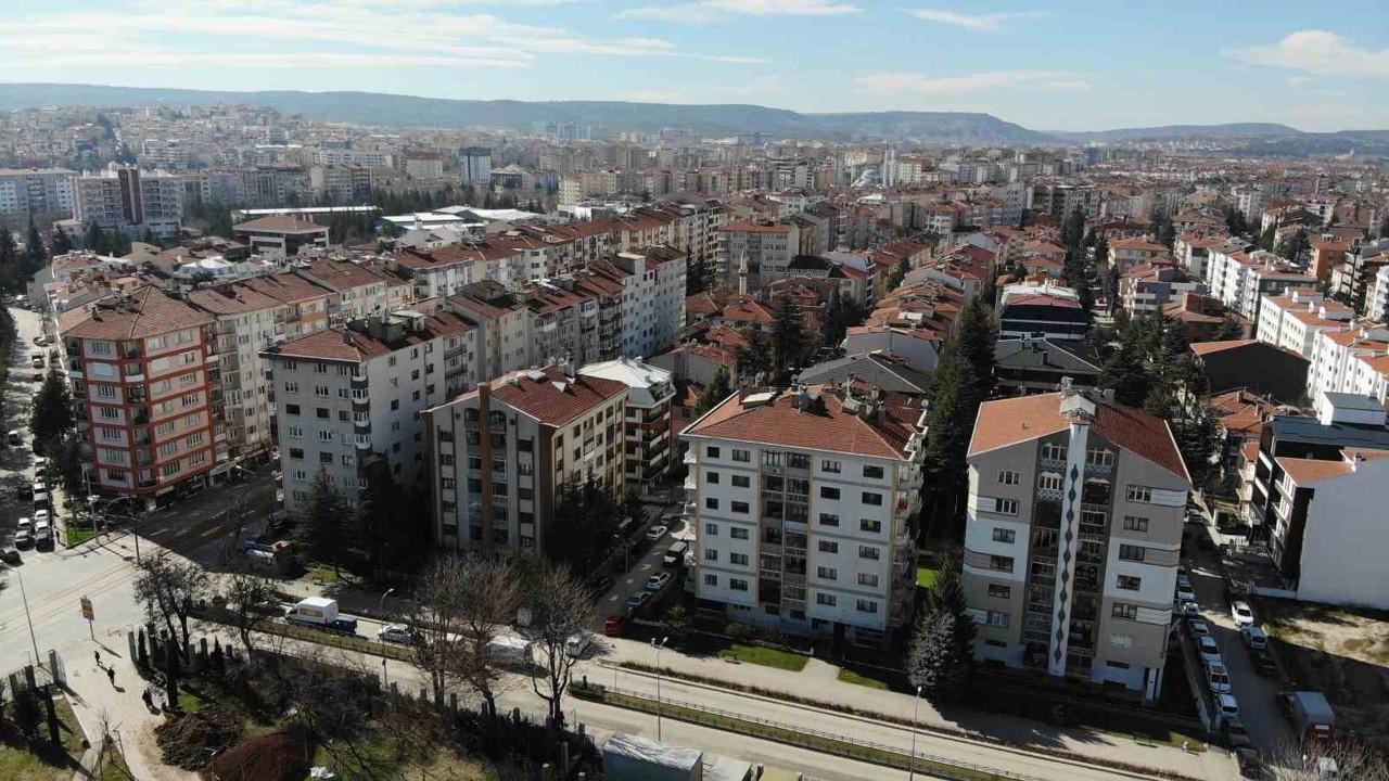 Jeopolitik gelişmeler ve altının yükselişi emlak piyasasını etkiledi
