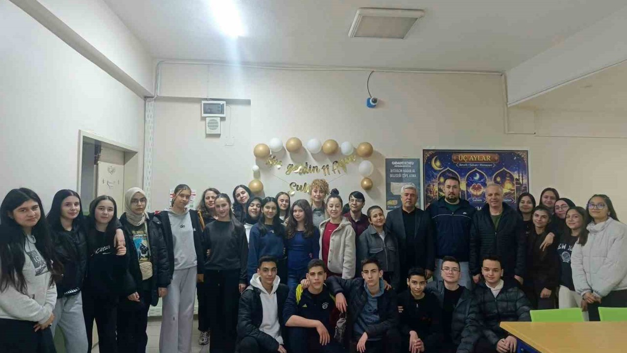 Sarıgöl’de liseliler aynı sofrada buluştu
