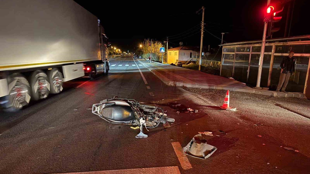 Mersin’de kamyonet ile motosiklet çarpıştı: 1 ölü

