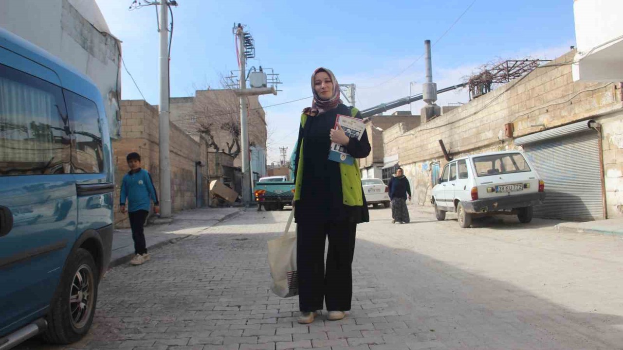 Öğretmen, çocukluk hayali mesleğiyle gönüllere dokunuyor
