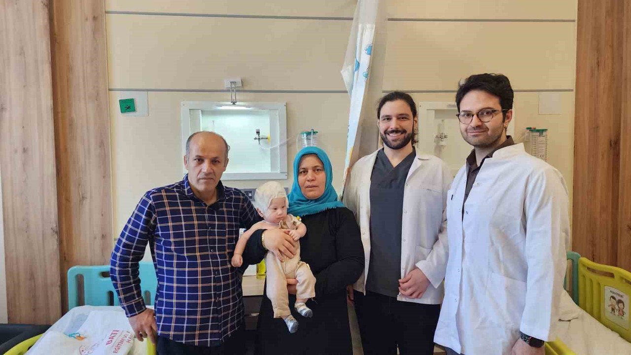 Batman’da kraniyosinostoz teşhisi konulan 5 aylık bebek 3 saatlik ameliyatla sağlığına kavuştu
