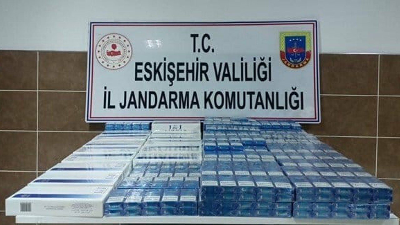 Jandarma 694 paket kaçak sigara ele geçirildi
