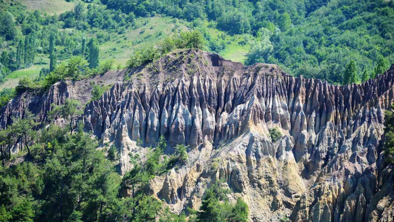 Tokat’taki Dilim Kayalar Tabiat Anıtı olarak tescillendi
