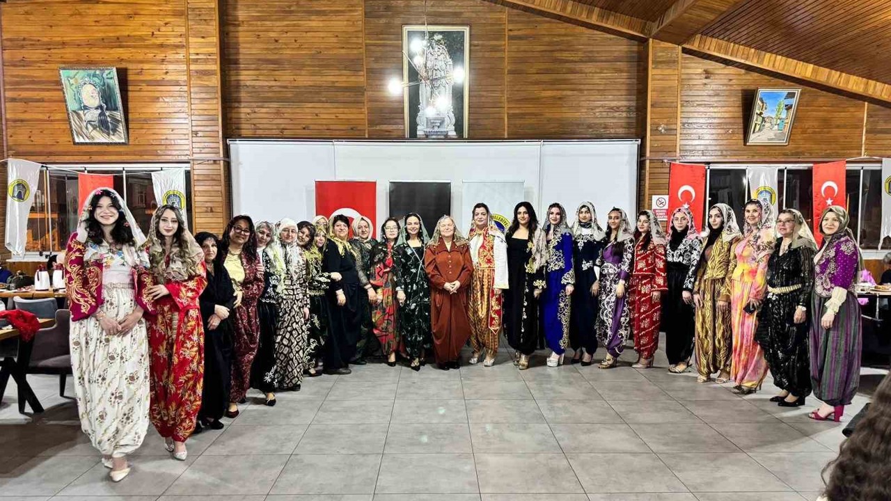 Tavşanlı’da kıyafetlerle yöresel kültür rüzgarı

