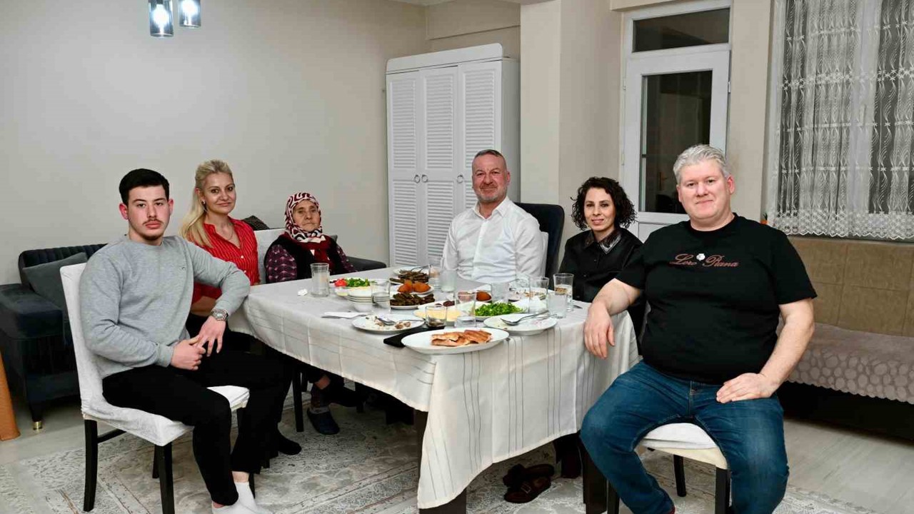 Başkan Karabatı gönül sofrasında buluştu
