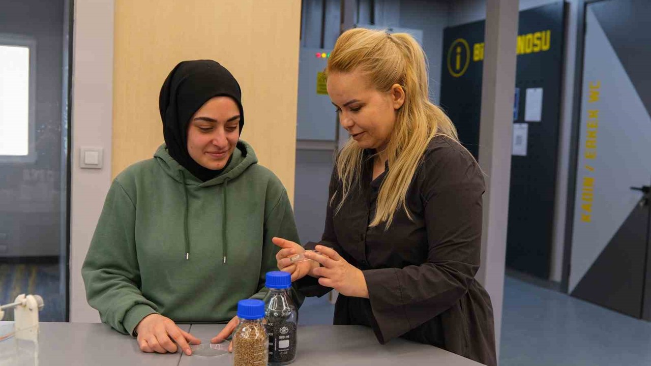 Hitit Üniversitesi Milli Teknoloji Atölyesi kapılarını öğrencilere açtı
