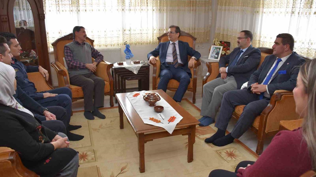 Salihli’de şehit Astsubay Ahmet Deniz Varol unutulmadı
