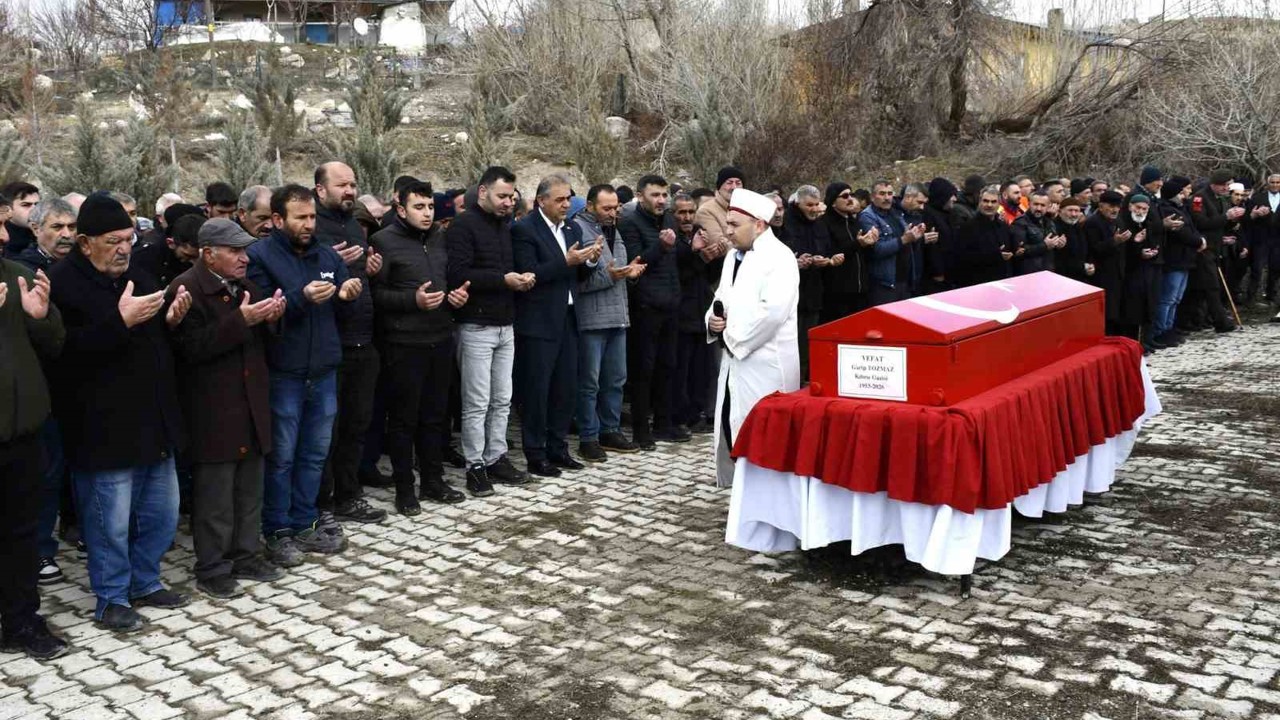 Sivaslı Kıbrıs gazisi son yolculuğuna uğurlandı
