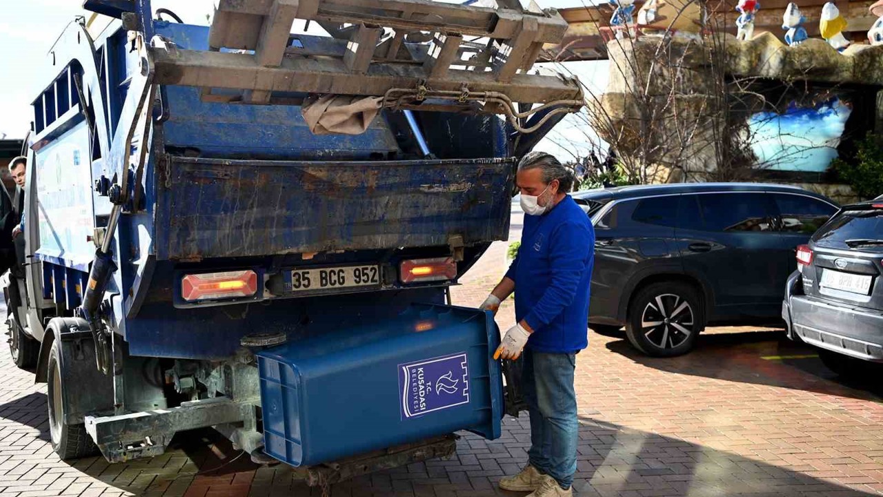 Kuşadası’nda geri dönüştürülebilir atıklar toplandı
