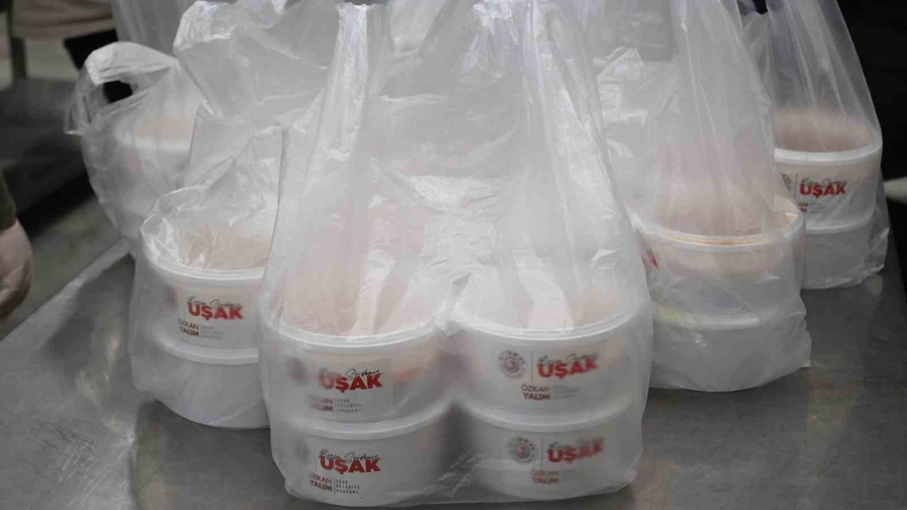 Uşak Belediyesinden ihtiyaç sahibi ailelere ramazan ayı boyunca kesintisiz destek
