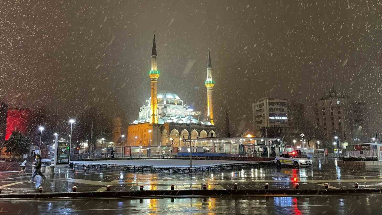 Kayseri’de kar yağışı etkili oldu

