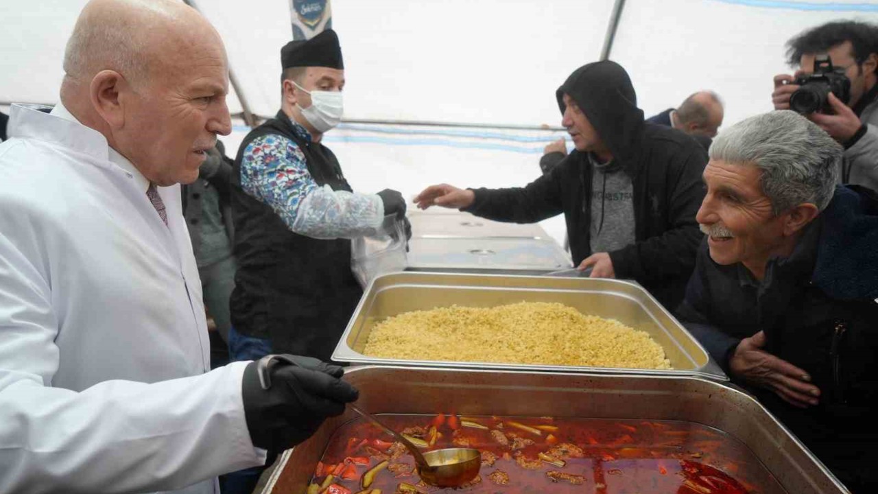 Büyükşehir’den 5 bin aileye Ramazan desteği
