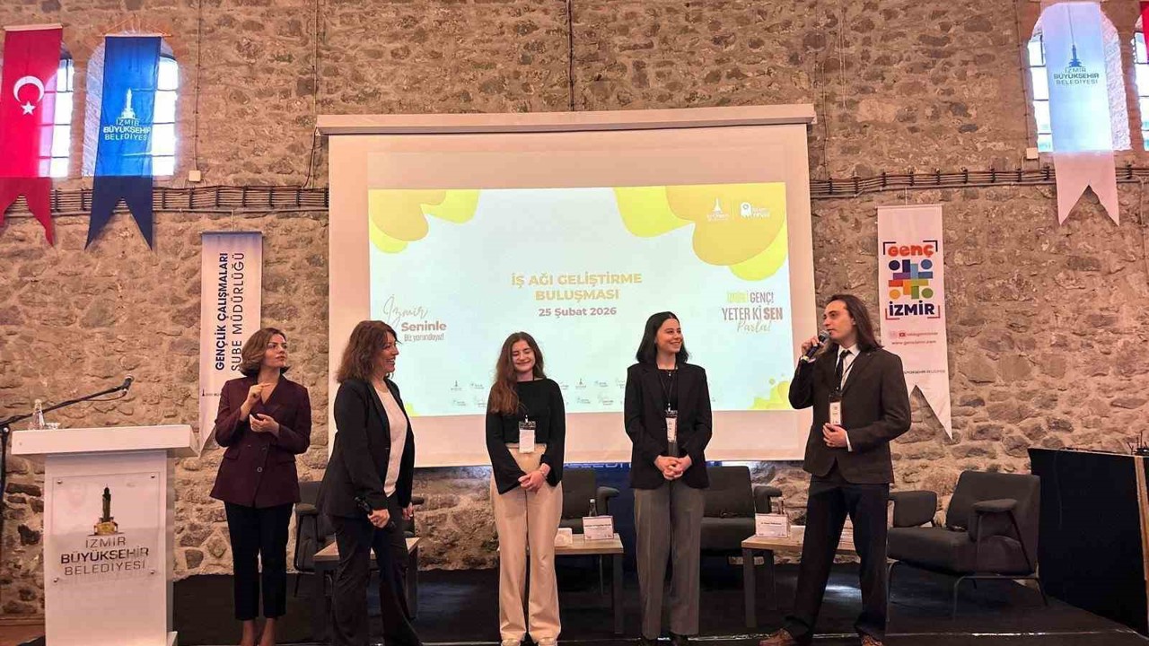 "İzmir Seninle" ile gençlere güçlü kariyer köprüsü
