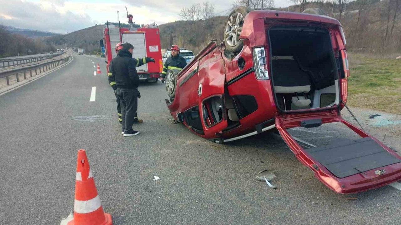 Bilecik’te otomobil takla attı: 4 yaralı
