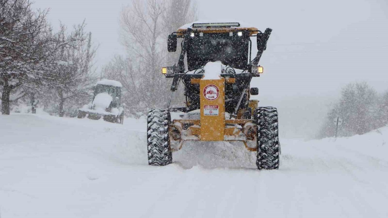 Elazığ’da 115 köy yolu ulaşıma kapandı
