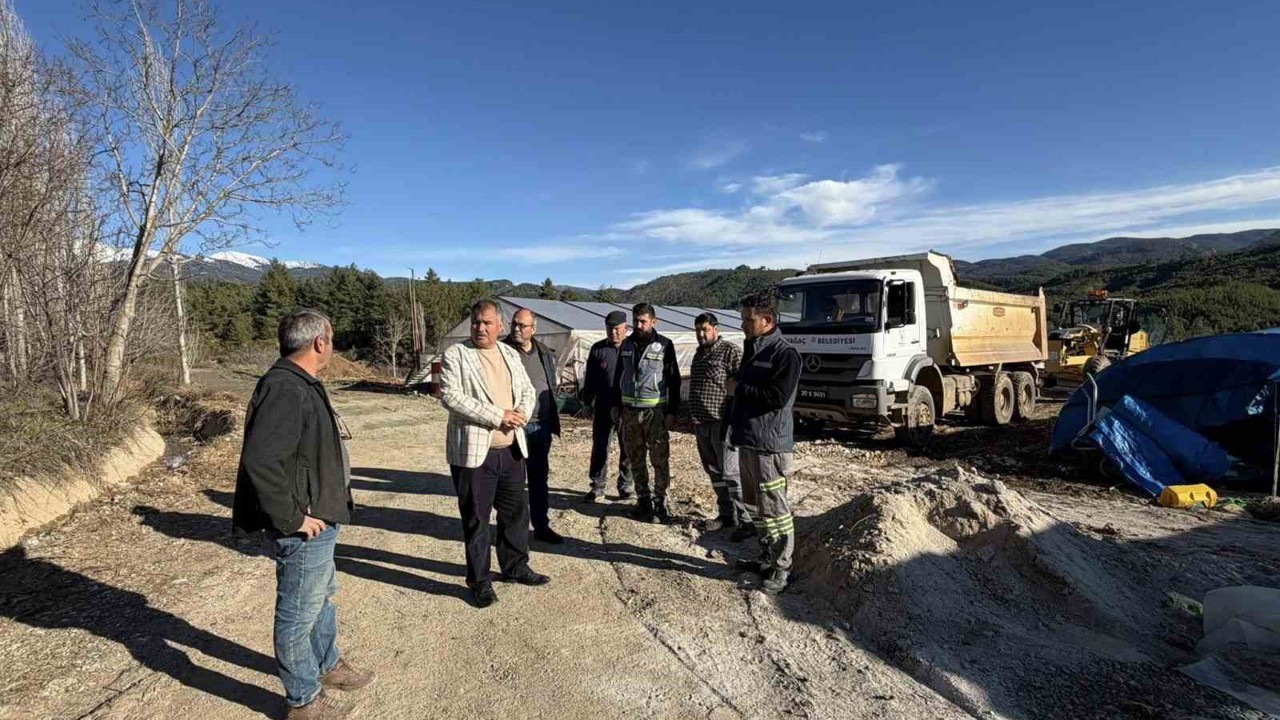 Beyağaç’ta arazi yolları düzenleniyor
