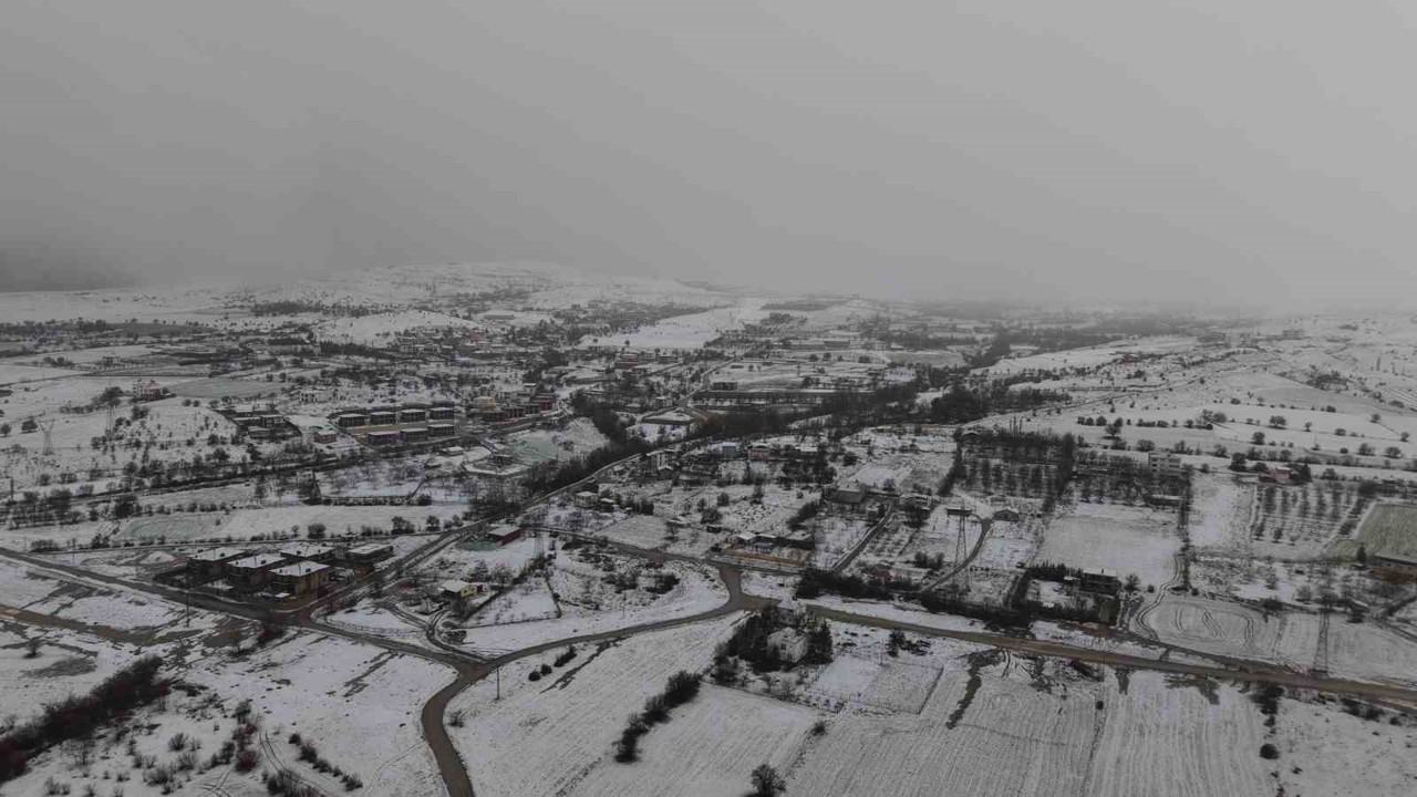 Beyaza bürünen Elazığ havadan görüntülendi
