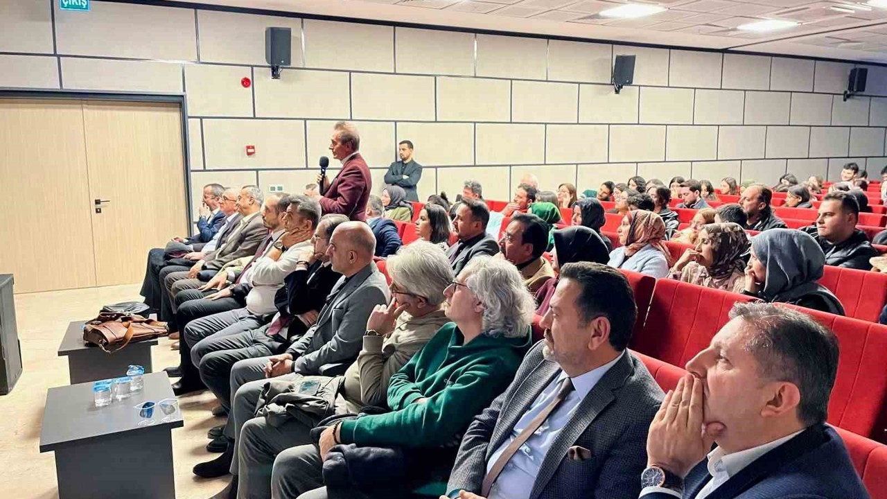 Bilecik’te ‘Şeyh Edebali Anma Konferansı’ düzenlendi
