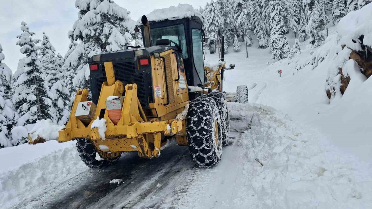 Kahramanmaraş ilçelerinde kar temizliği
