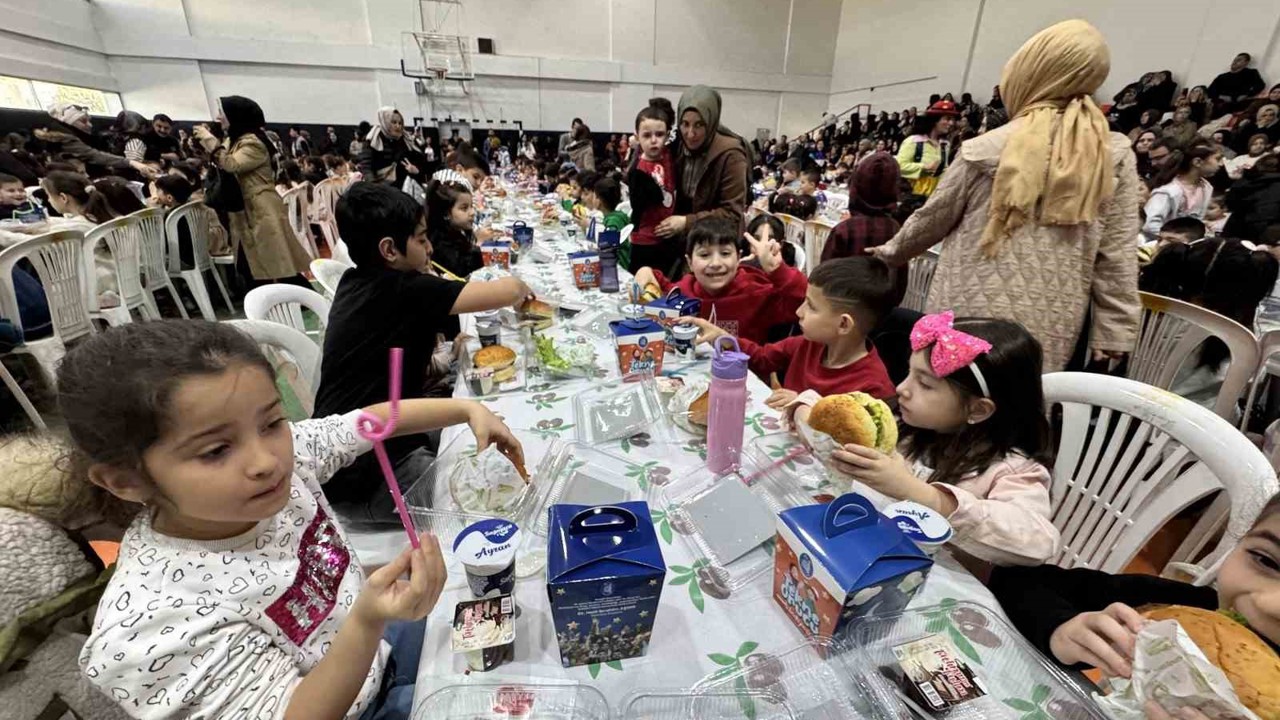 Çorum Belediyesi’nden çocuklara "tekne orucu" iftarı
