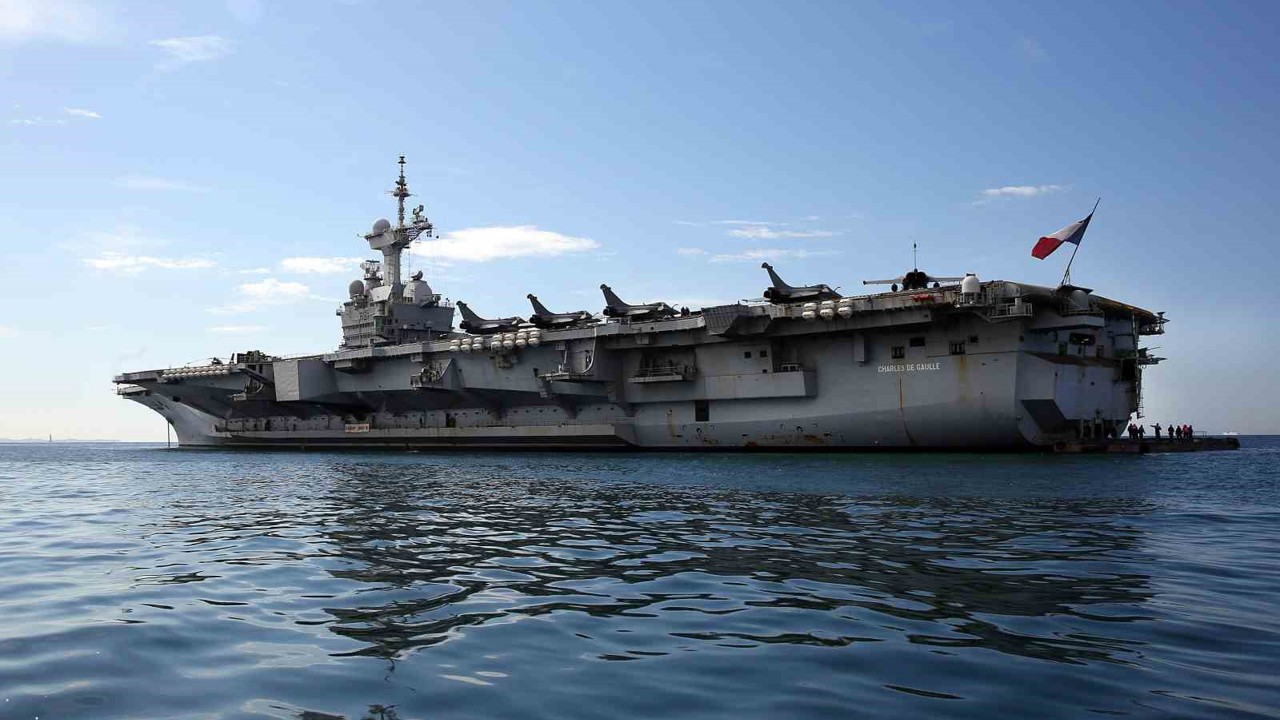 İsveç’te konuşlu Fransız uçak gemisi yakınlarında Rusya’ya ait İHA tespit edildiği iddiası
