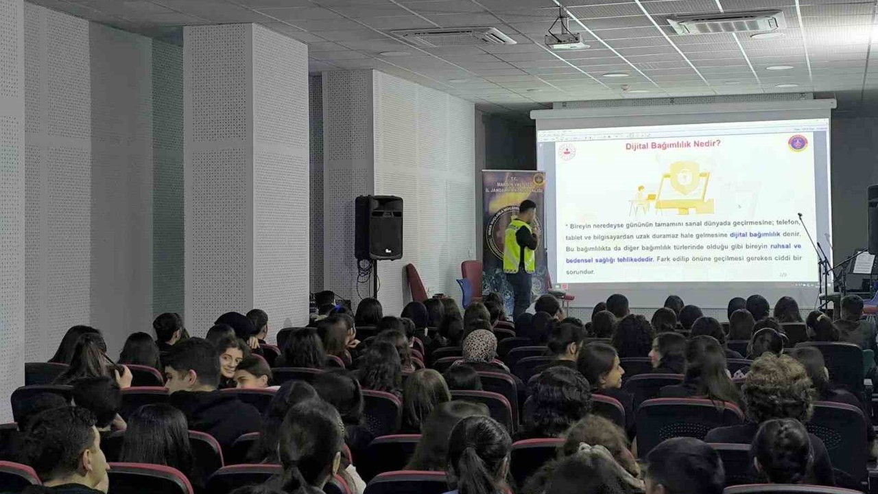 Mardin’de jandarmadan öğrencilere siber farkındalık eğitimi
