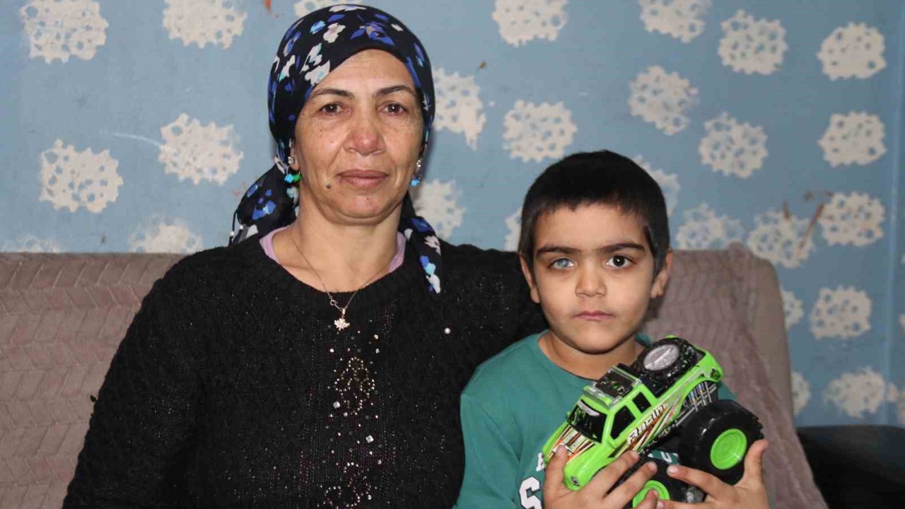 Ramazan davulcusu babaannenin torununa ‘ışık’ olmak için hayırseverler harekete geçti
