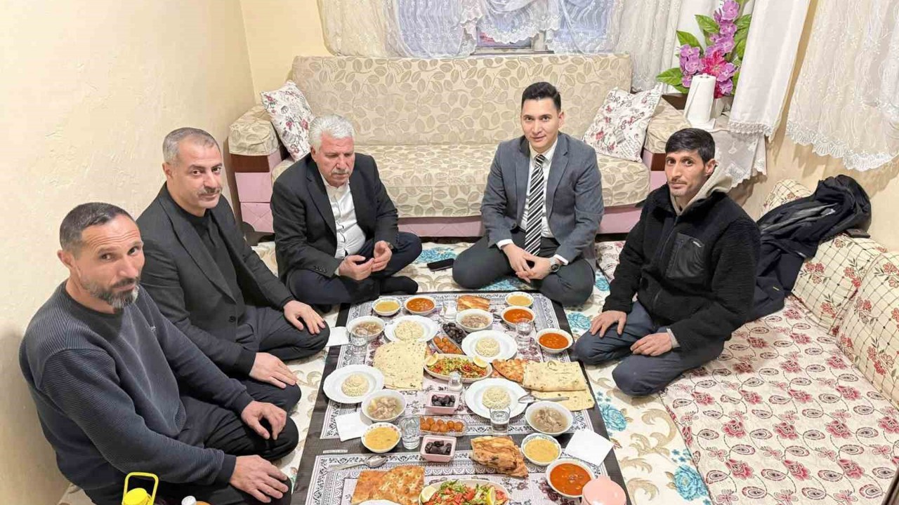 Kaymakam Karataş, vatandaşların iftar sofralarına misafir oldu
