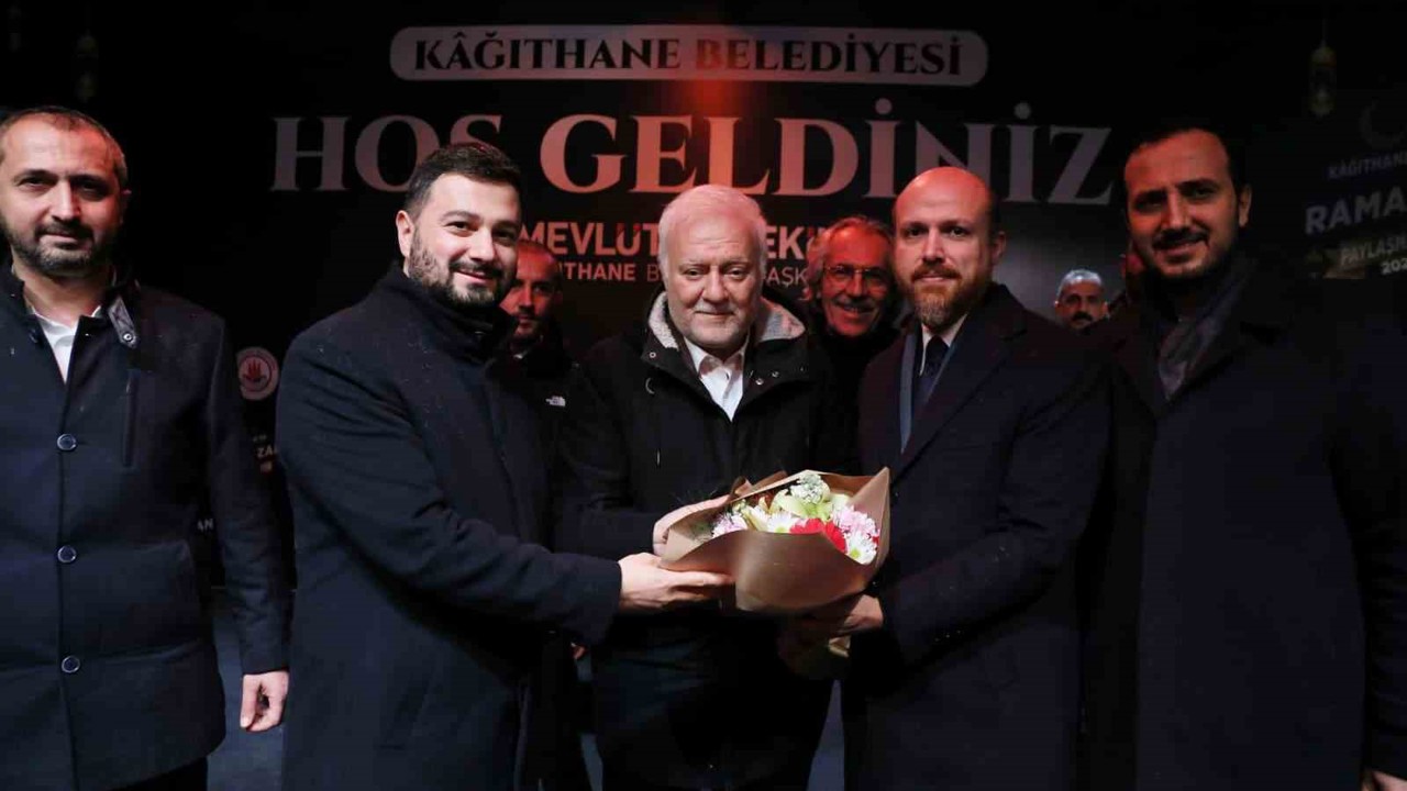 Nihat Hatipoğlu Kağıthane’de binlerce kişiye seslendi
