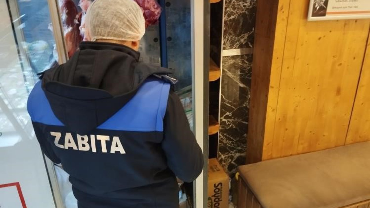 Bilecik’te kasaptaki tüketim tarihi geçmiş tavuk ve kokoreçe el kondu
