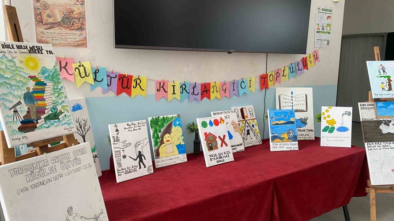 Atasözleri ve deyimler hayal gücüyle tuvale yansıtıldı
