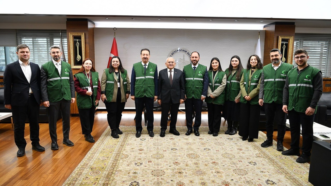 Başkan Büyükkılıç, Yeşilay Kayseri Şubesi’nin yeni yönetimini ağırladı
