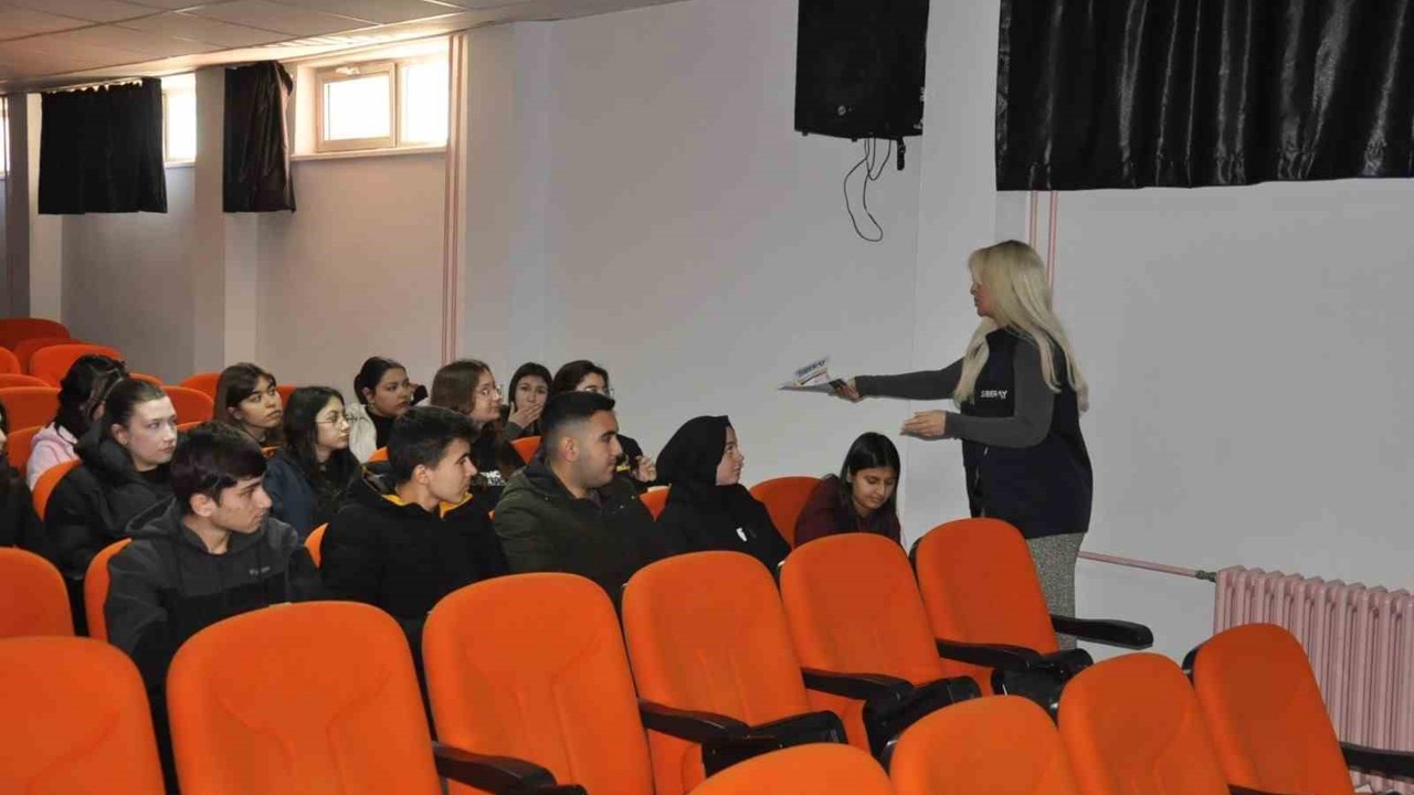 Salihli’de öğrencilere siber suç ve IBAN dolandırıcılığı uyarısı
