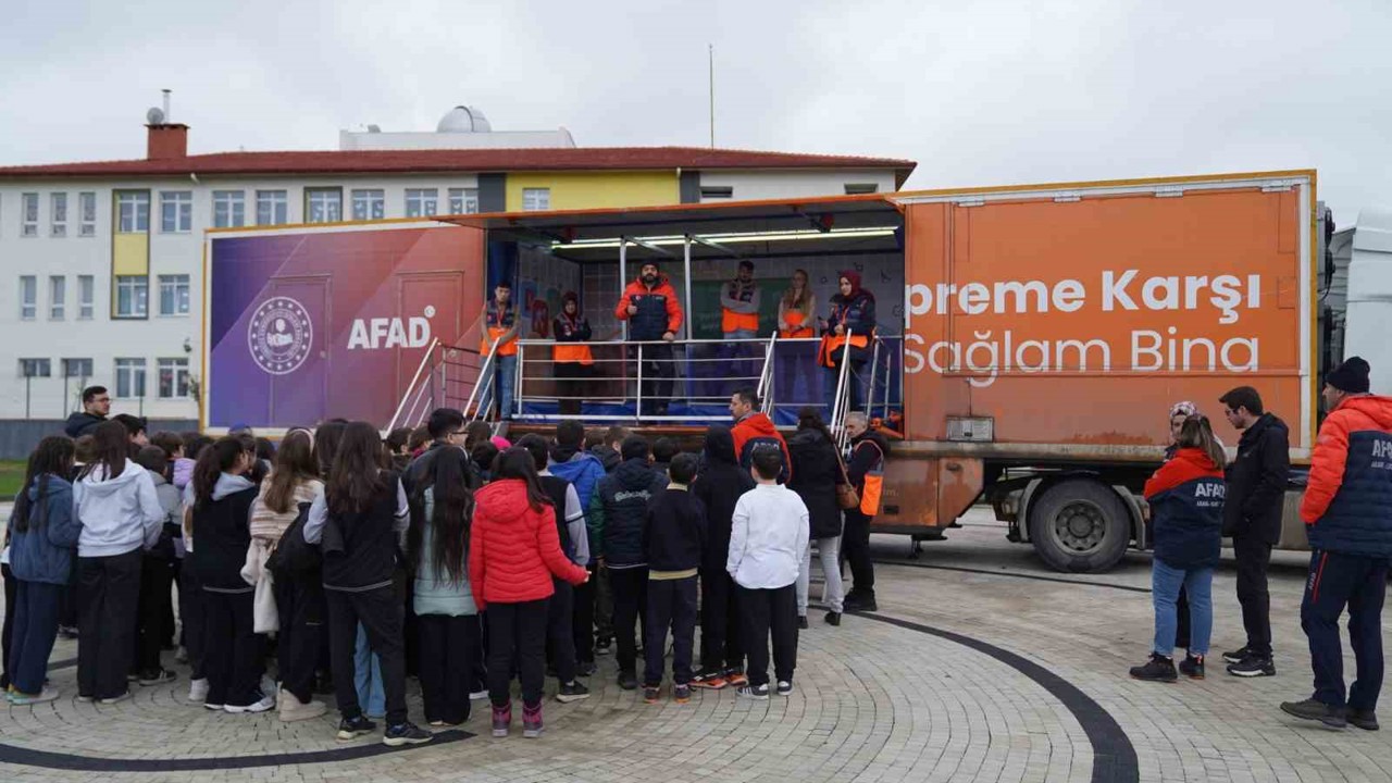 Deprem Simülasyon Tırı Atakum’da
