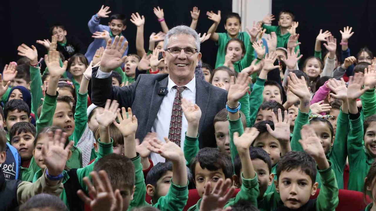 Başkan Tetik öğrencilere belediyeciliği anlattı
