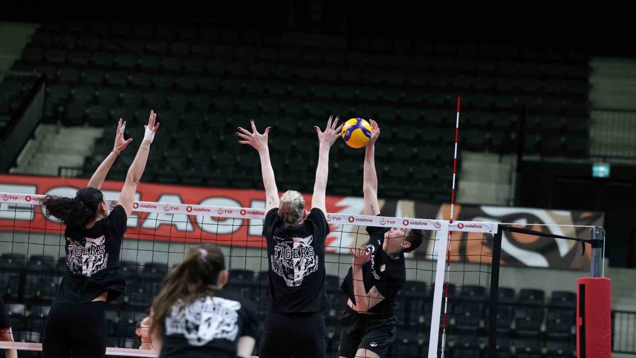 Eczacıbaşı Dynavit, Göztepe ile mücadele edecek
