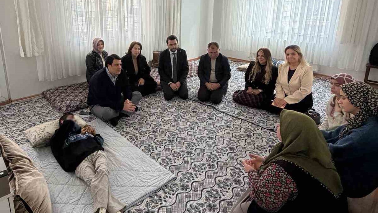 Yılmaz’dan çocuklara moral ziyareti
