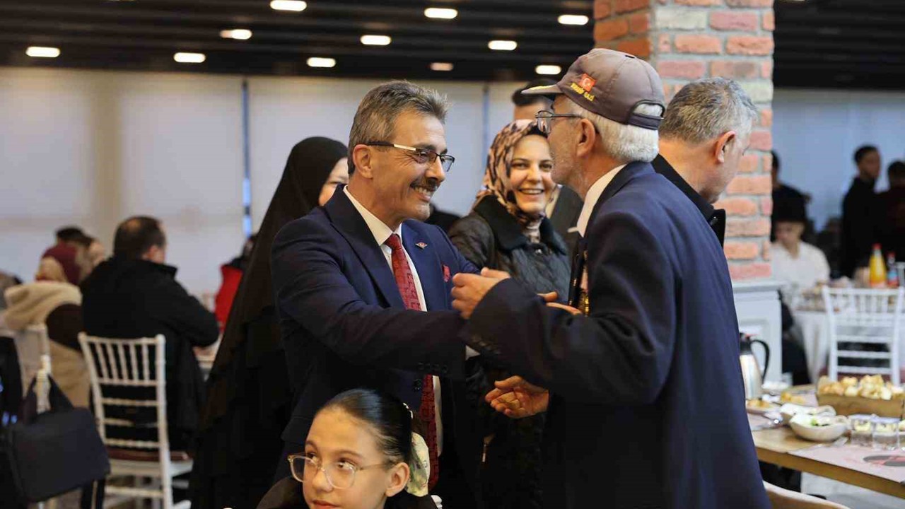 Şehit aileleri ve gaziler Erenler’de iftarda buluştu
