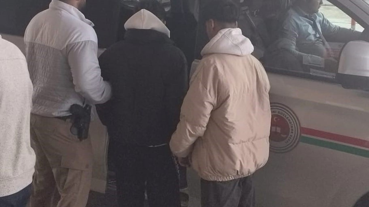 Uyuşturucu tacirleri kıskıvrak yakalandı
